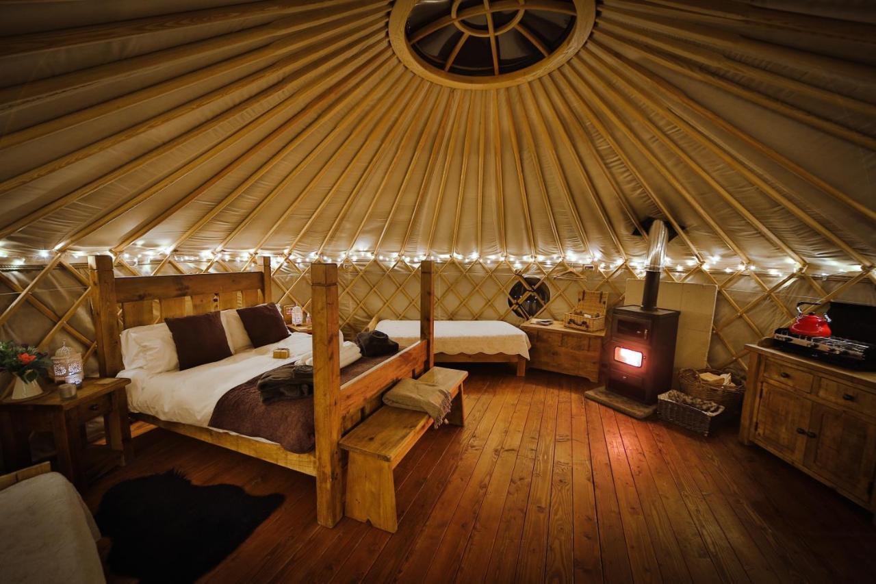 Secret Cloud House Holidays Luxury Yurts With Hot Tubs Cauldon Dış mekan fotoğraf